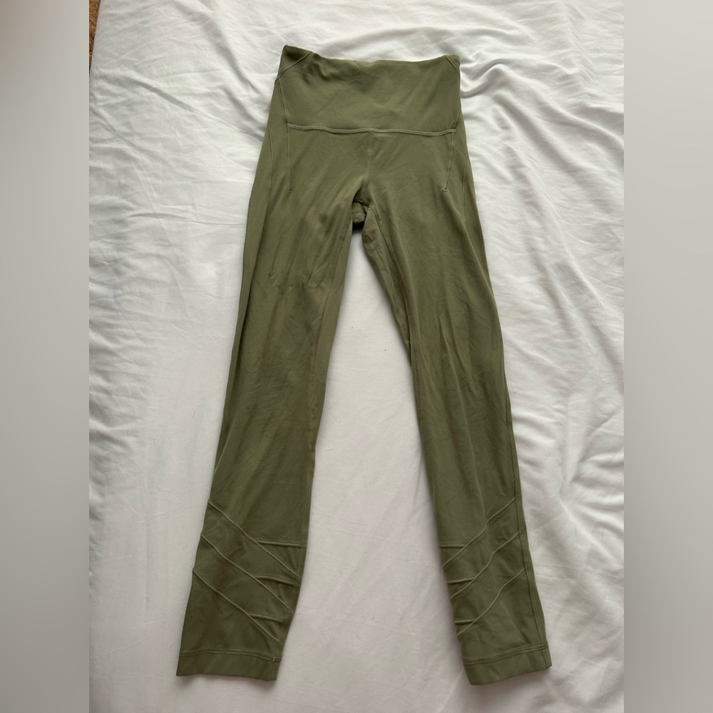Lululemon green leggings with detail